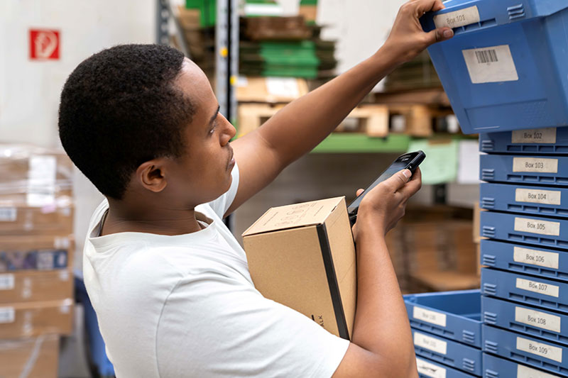 Descartes-pixi_ESPAS Deutlich effizienter dank Descartes pixi: Mit dem WMS konnte ESPAS die Produktivität der Auftragsabwicklung um 500 Prozent steigern.